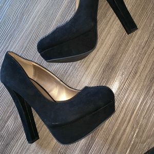 Black chunky heel high heels